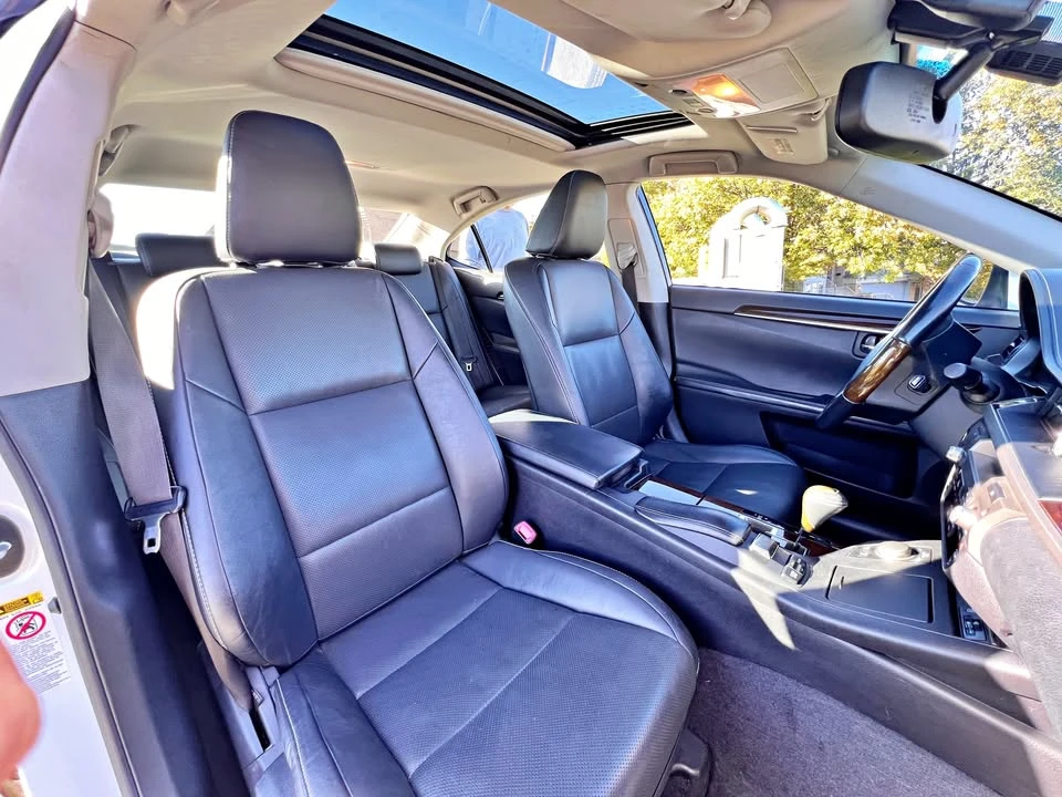 2014 Lexus ES 6th Gen - Image 5 of 5