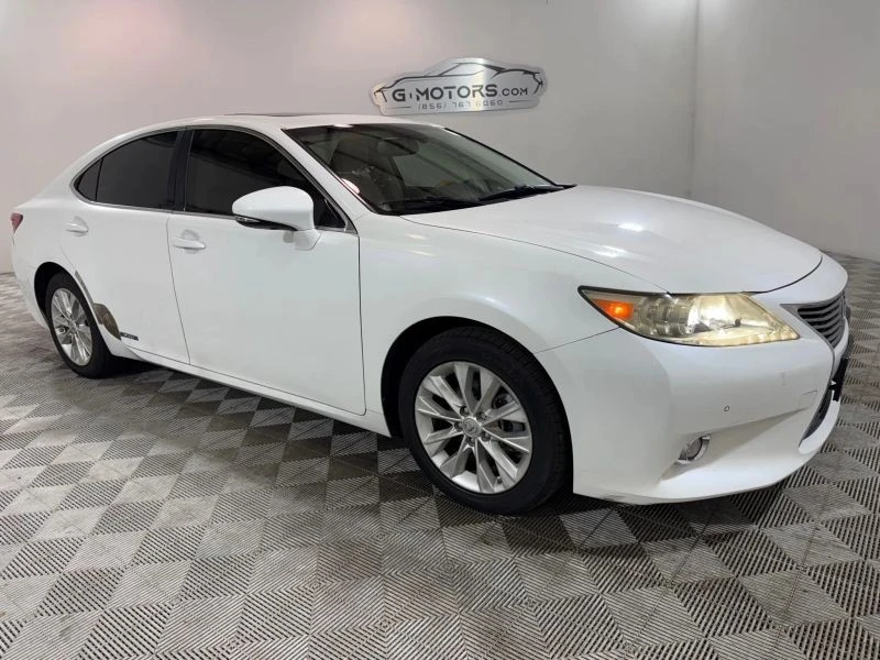 2014 Lexus ES 6th Gen - Image 11 of 12