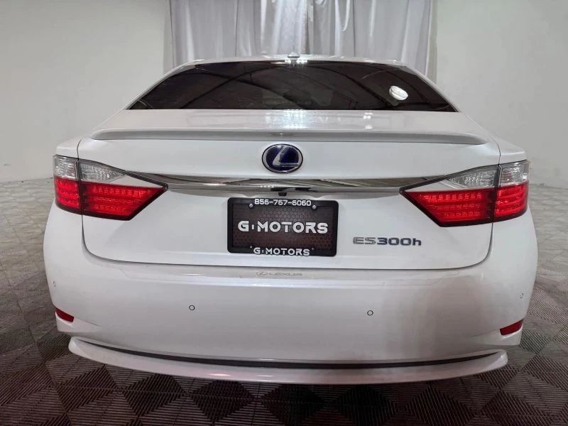 2014 Lexus ES 6th Gen - Image 6 of 12