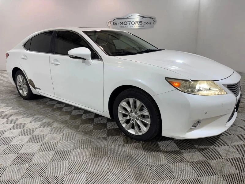 2014 Lexus ES 6th Gen - Image 10 of 12