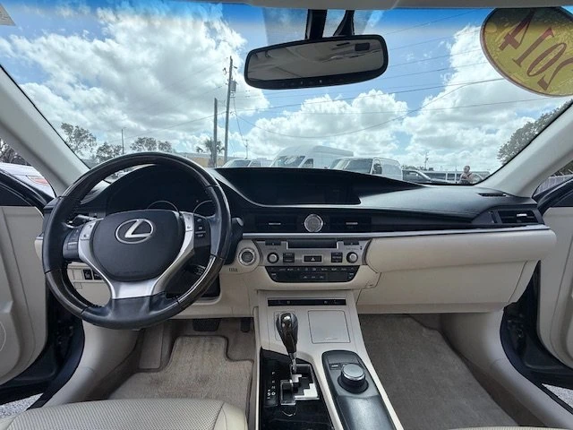 2014 Lexus ES 6th Gen - Image 6 of 7
