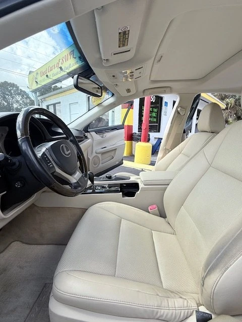2014 Lexus ES 6th Gen - Image 4 of 7