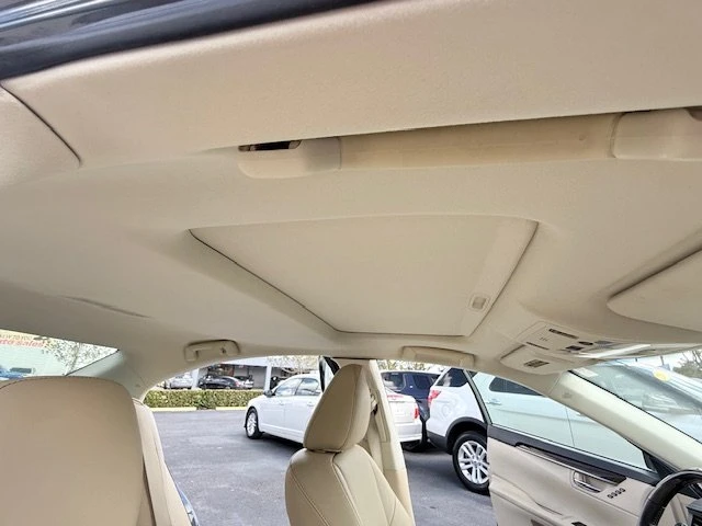 2014 Lexus ES 6th Gen - Image 7 of 7