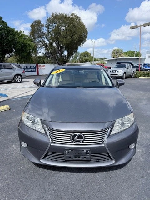 2014 Lexus ES 6th Gen - Image 2 of 7