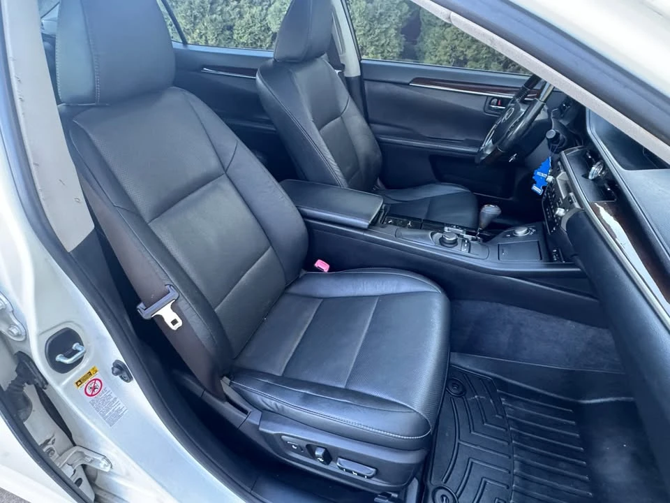 2014 Lexus ES 6th Gen - Image 14 of 18