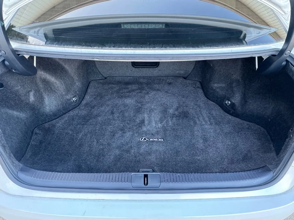 2014 Lexus ES 6th Gen - Image 16 of 18