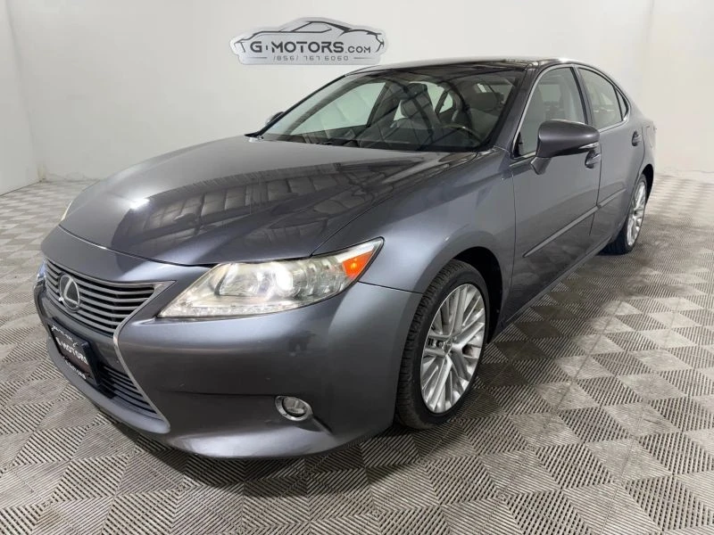 2014 Lexus ES 6th Gen - Image 2 of 12