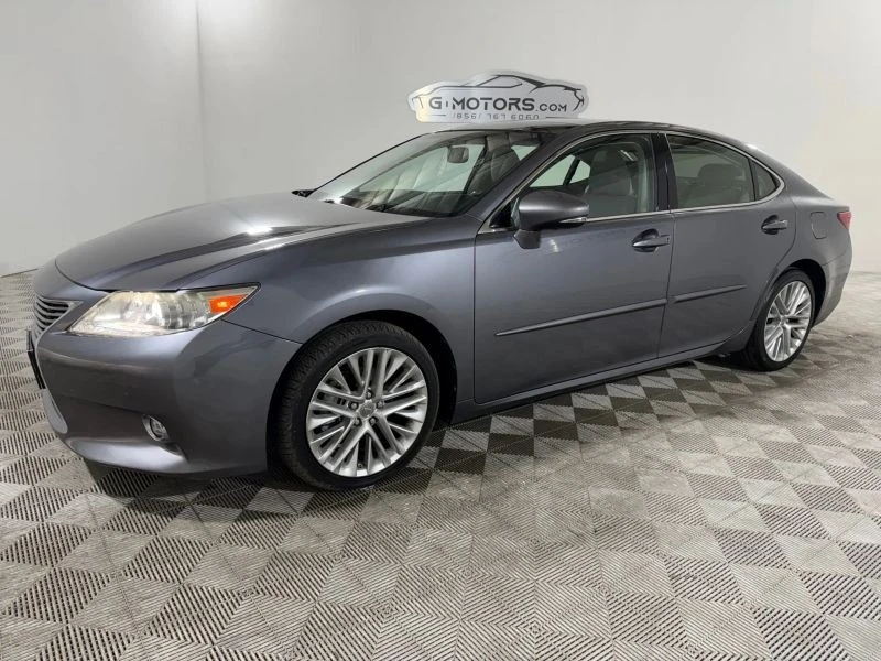 2014 Lexus ES 6th Gen - Image 3 of 12