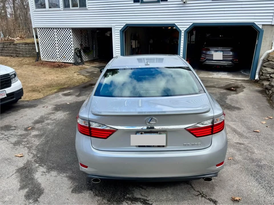 2014 Lexus ES 6th Gen - Image 3 of 8