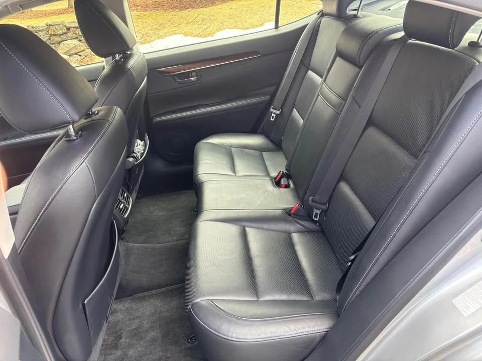 2014 Lexus ES 6th Gen - Image 8 of 8