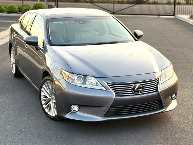 2014 Lexus ES 6th Gen - Image 13 of 21