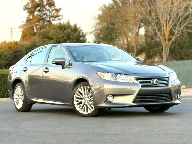 2014 Lexus ES 6th Gen - Image 7 of 21