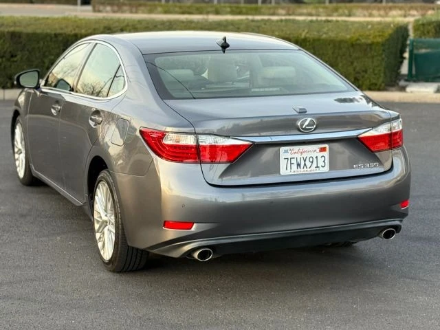 2014 Lexus ES 6th Gen - Image 15 of 21