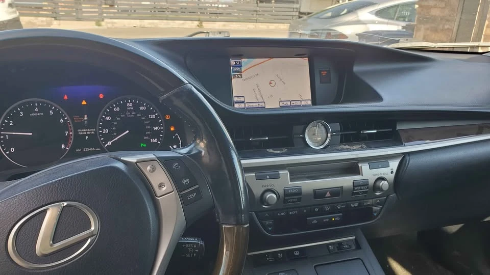 2014 Lexus ES 6th Gen - Image 3 of 9