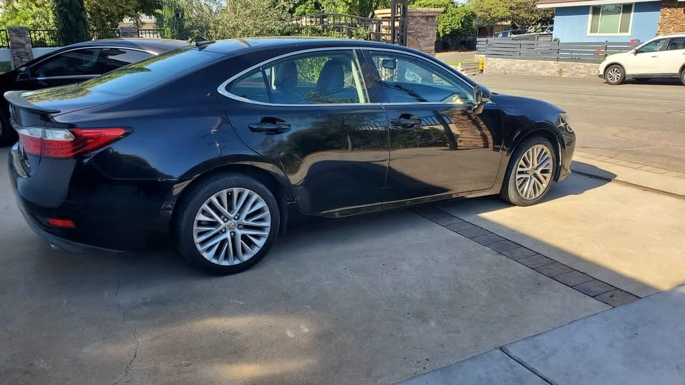 2014 Lexus ES 6th Gen - Image 9 of 9