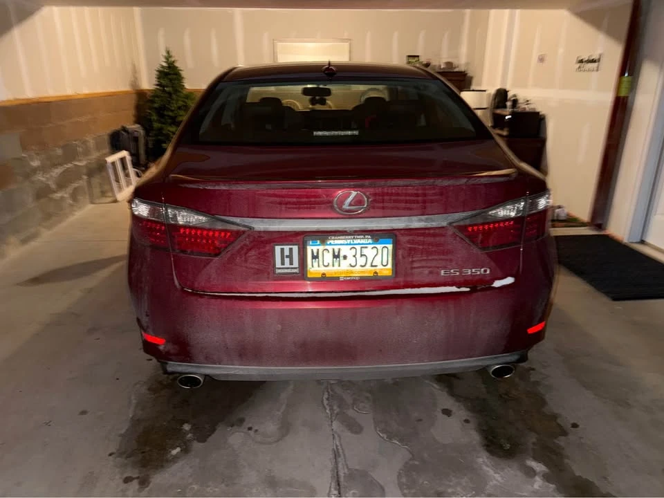 2014 Lexus ES 6th Gen - Image 2 of 9