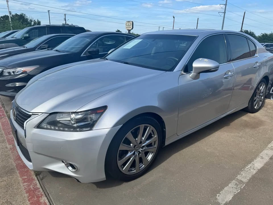 2015 Lexus GS 4th Gen - Image 2 of 4