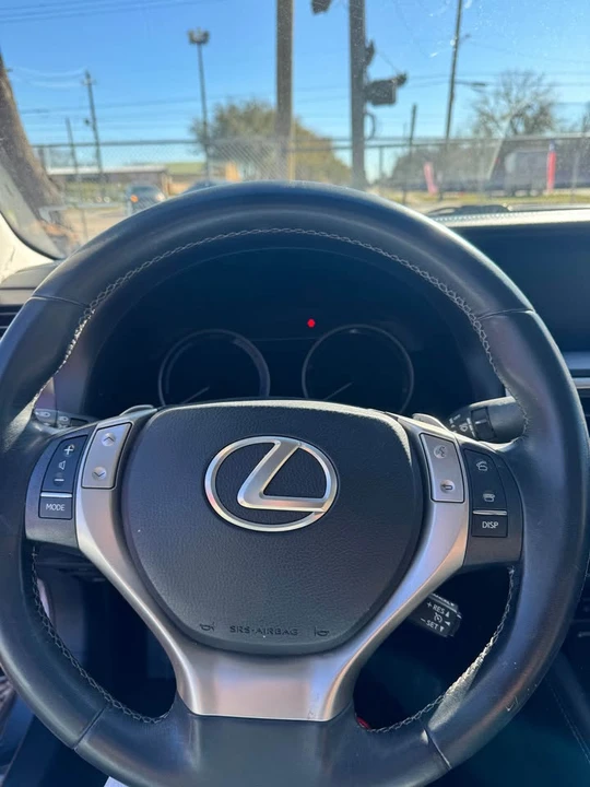 2014 Lexus GS 4th Gen - Image 9 of 11