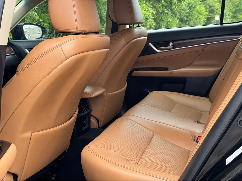2014 Lexus GS 4th Gen - Image 12 of 19