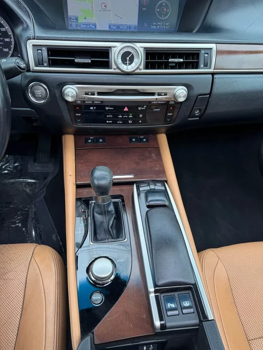 2014 Lexus GS 4th Gen - Image 9 of 19