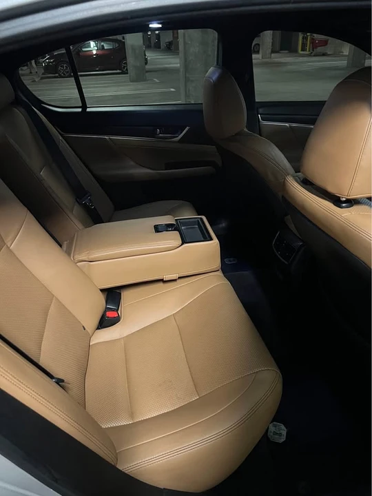 2014 Lexus GS 4th Gen - Image 15 of 20