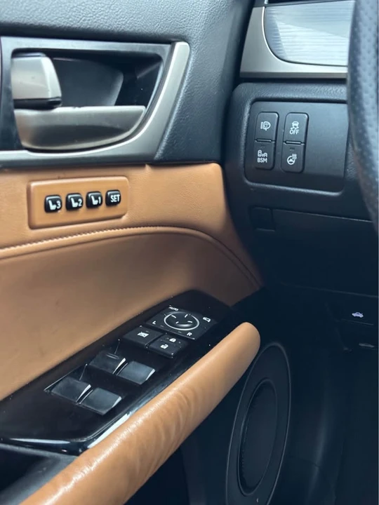 2014 Lexus GS F 4th Gen - Image 17 of 18