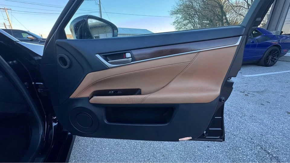 2014 Lexus GS 4th Gen - Image 11 of 18