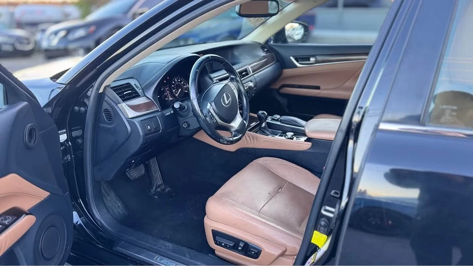 2014 Lexus GS 4th Gen - Image 16 of 18
