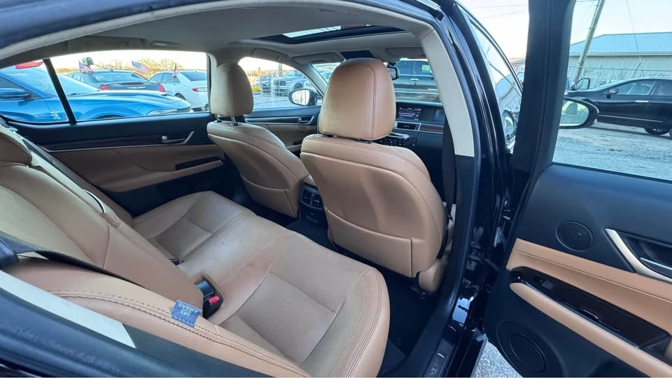 2014 Lexus GS 4th Gen - Image 9 of 18