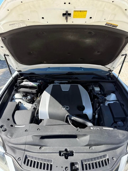 2014 Lexus GS 4th Gen - Image 16 of 18