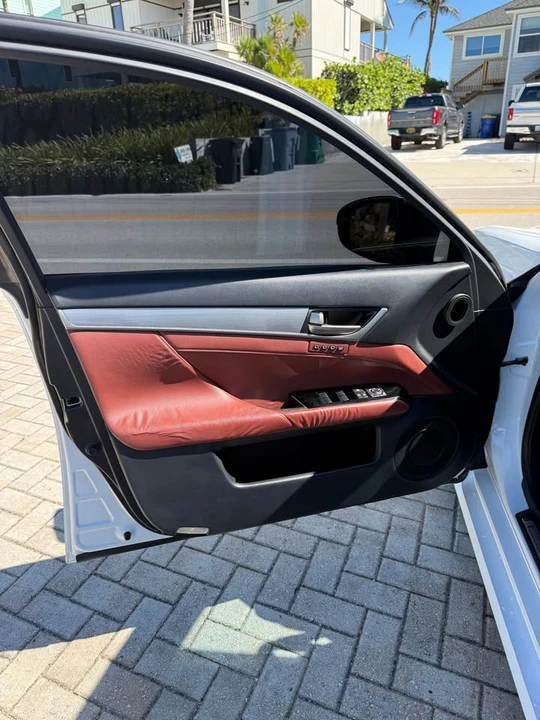 2014 Lexus GS 4th Gen - Image 9 of 18