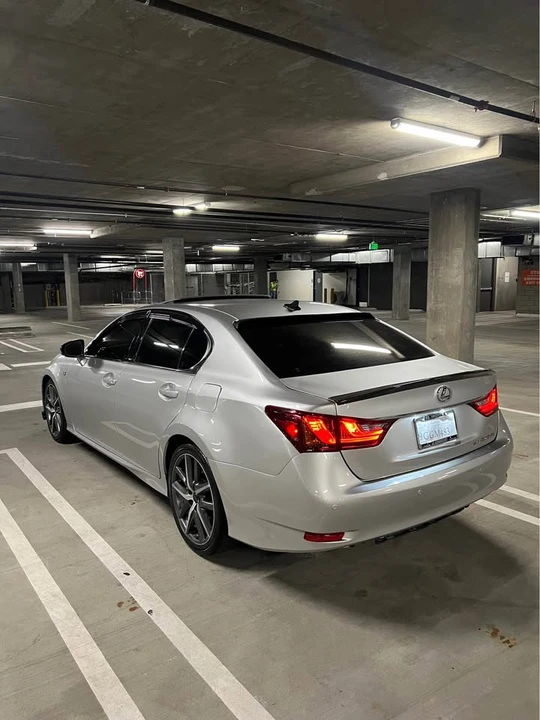 2014 Lexus GS 4th Gen - Image 9 of 19