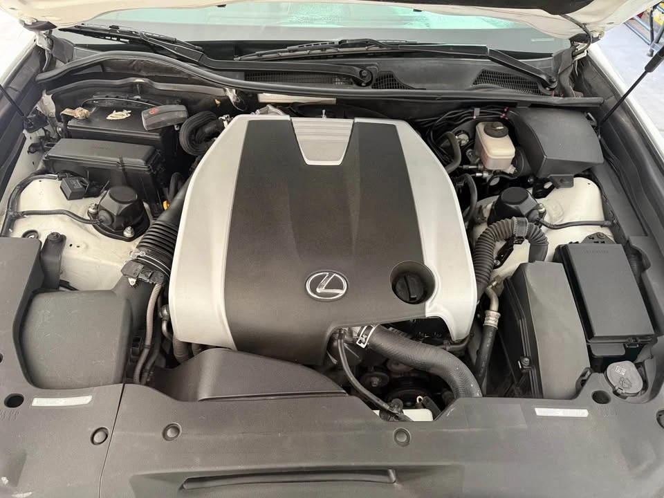 2014 Lexus GS 4th Gen - Image 19 of 20