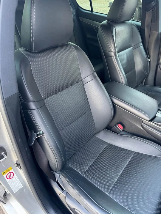 2014 Lexus GS 4th Gen - Image 10 of 16