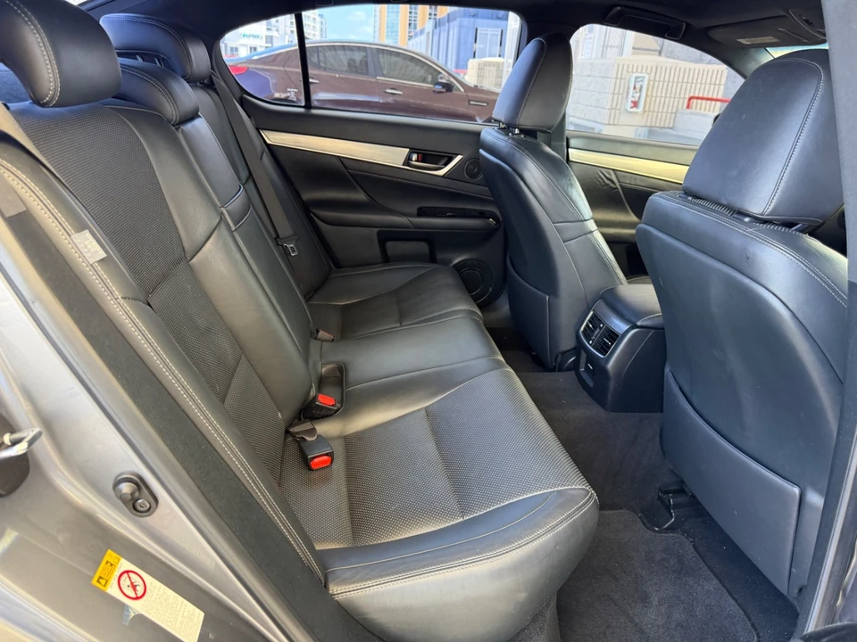 2014 Lexus GS 4th Gen - Image 18 of 21