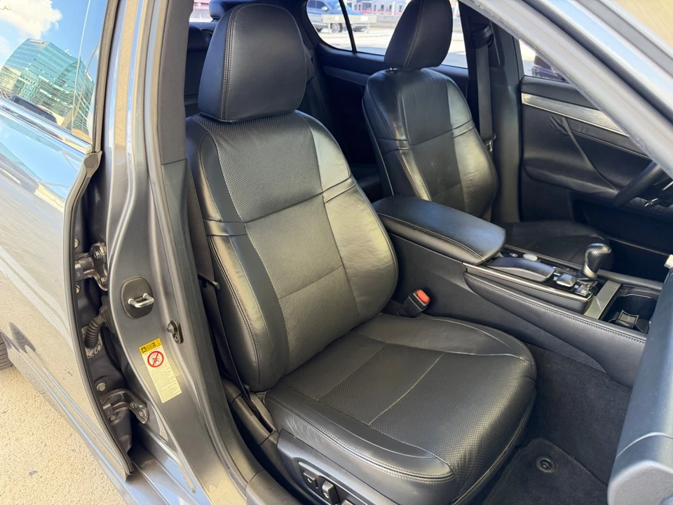 2014 Lexus GS 4th Gen - Image 24 of 31