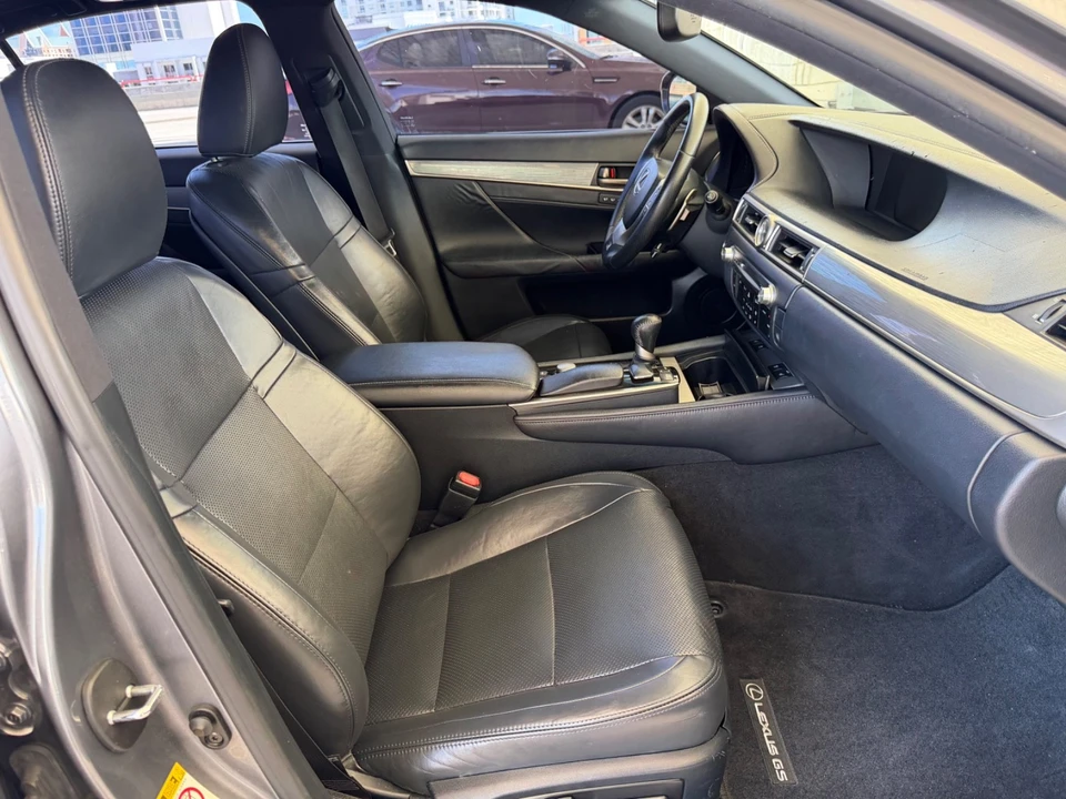 2014 Lexus GS 4th Gen - Image 22 of 31