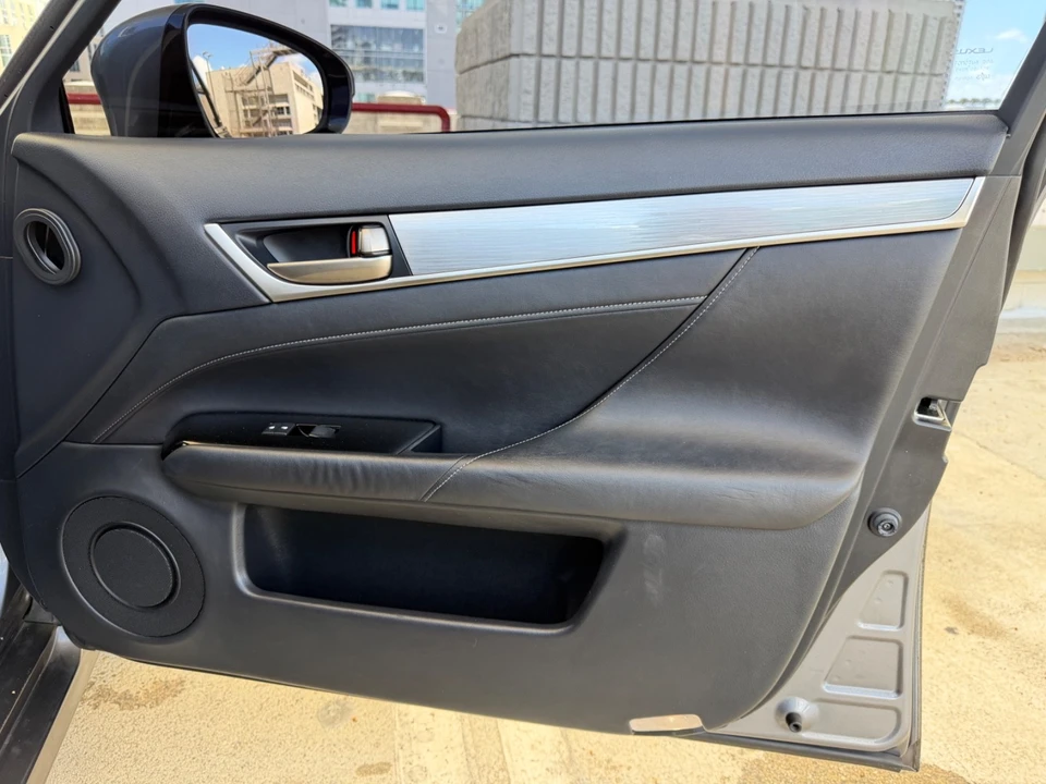 2014 Lexus GS 4th Gen - Image 20 of 21