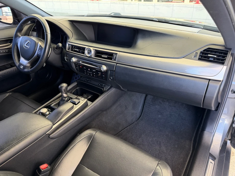 2014 Lexus GS 4th Gen - Image 23 of 31