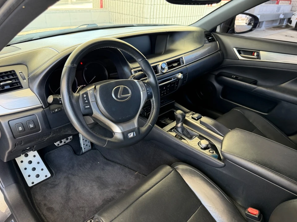2014 Lexus GS 4th Gen - Image 25 of 31