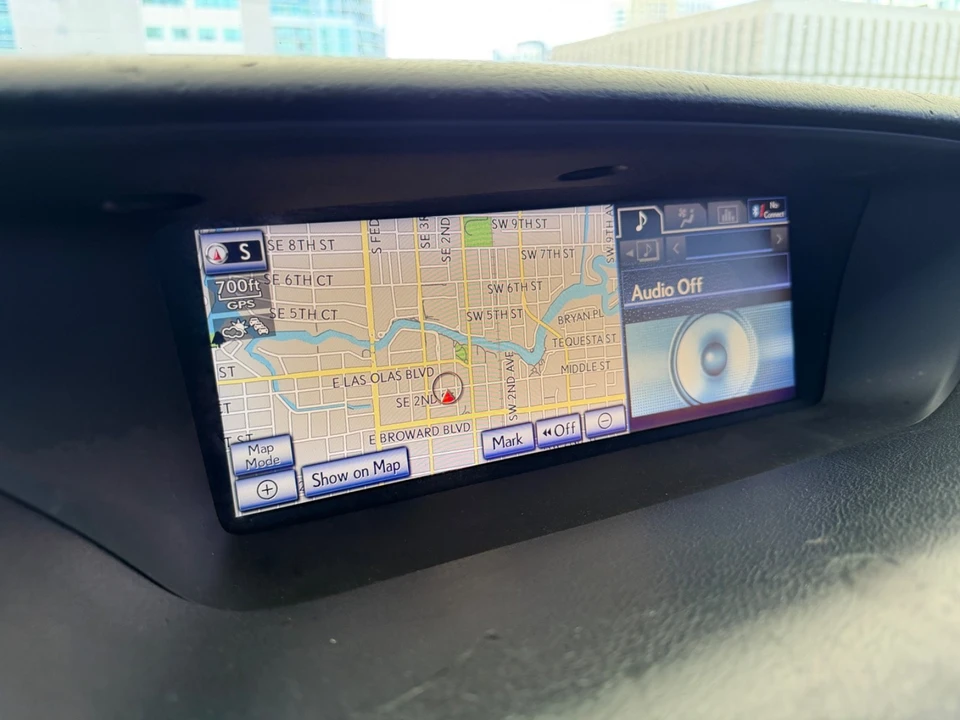 2014 Lexus GS 4th Gen - Image 26 of 31