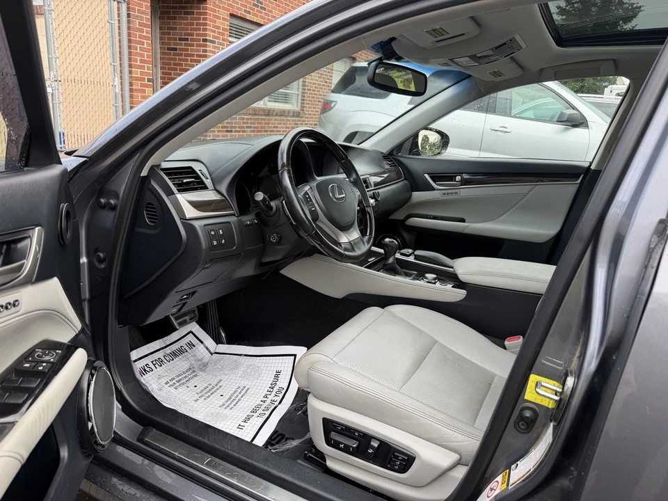 2014 Lexus GS 4th Gen - Image 12 of 20