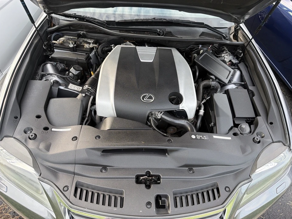 2014 Lexus GS 4th Gen - Image 19 of 20