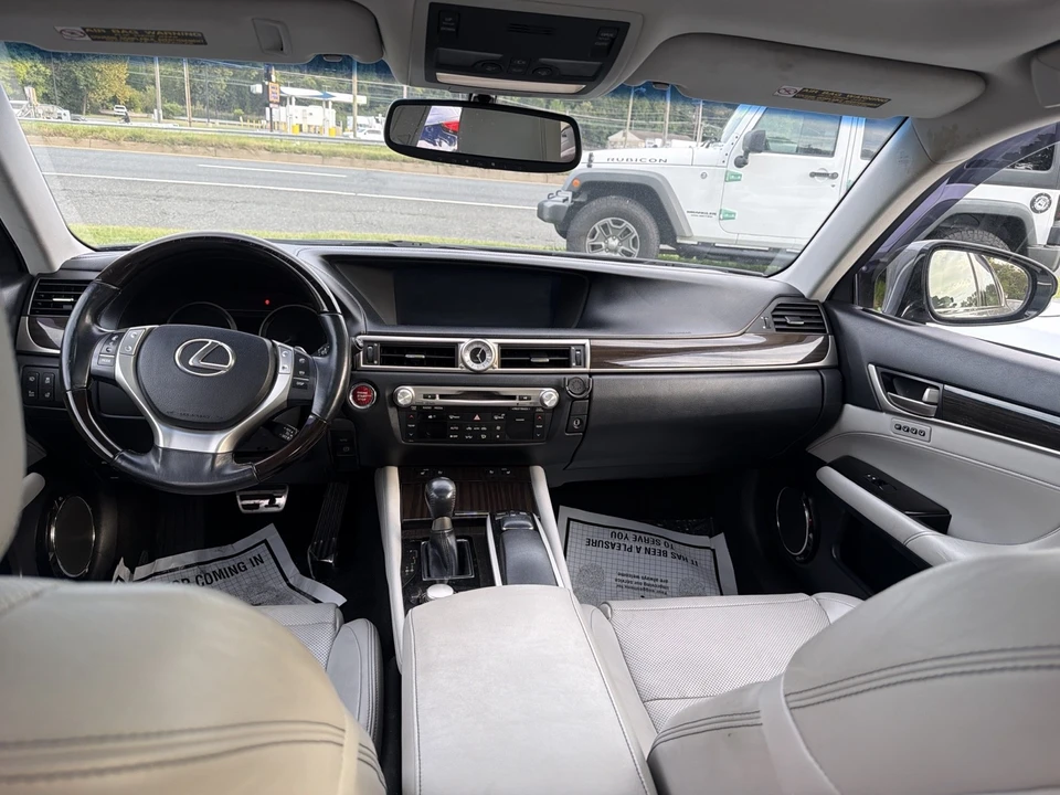 2014 Lexus GS 4th Gen - Image 10 of 20