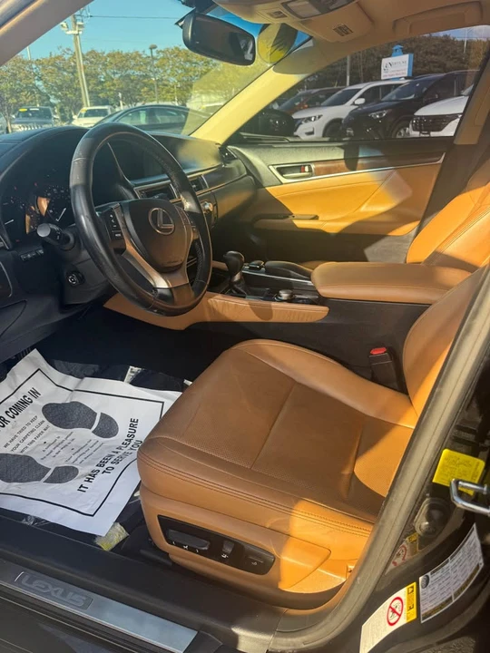 2014 Lexus GS 4th Gen - Image 11 of 19
