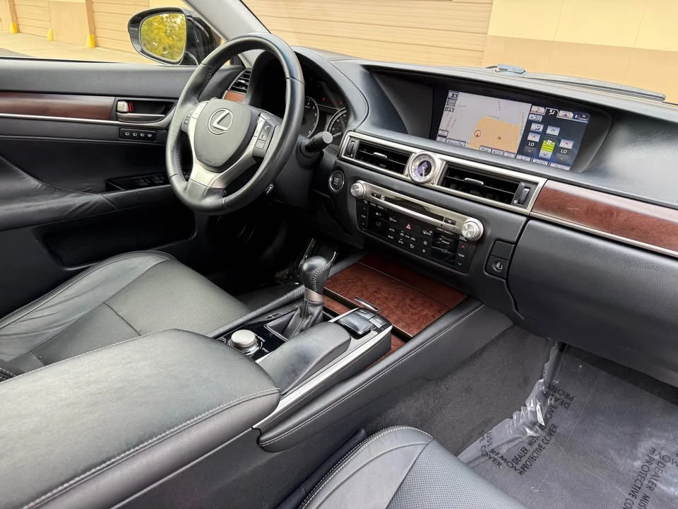 2014 Lexus GS 4th Gen - Image 15 of 19