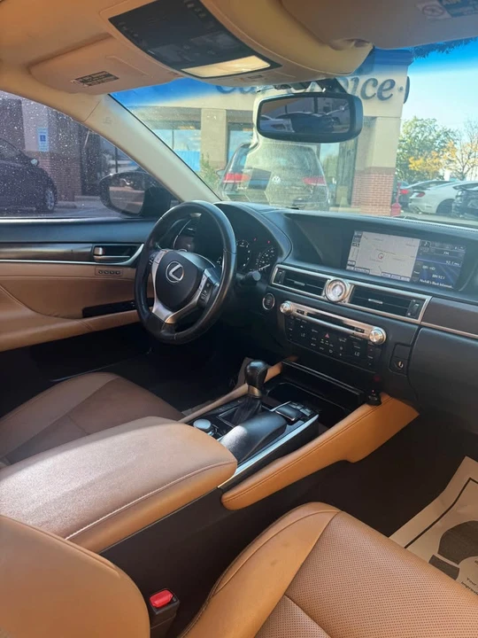 2014 Lexus GS 4th Gen - Image 9 of 19