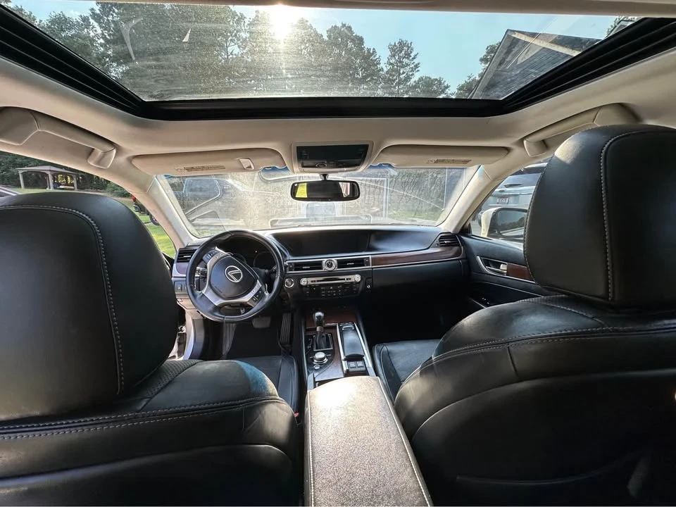 2014 Lexus GS 4th Gen - Image 15 of 20