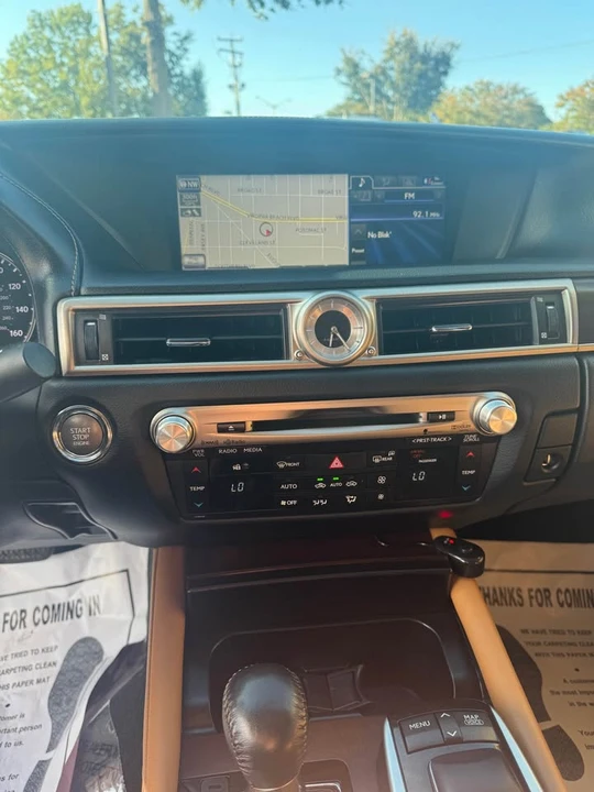 2014 Lexus GS 4th Gen - Image 17 of 19