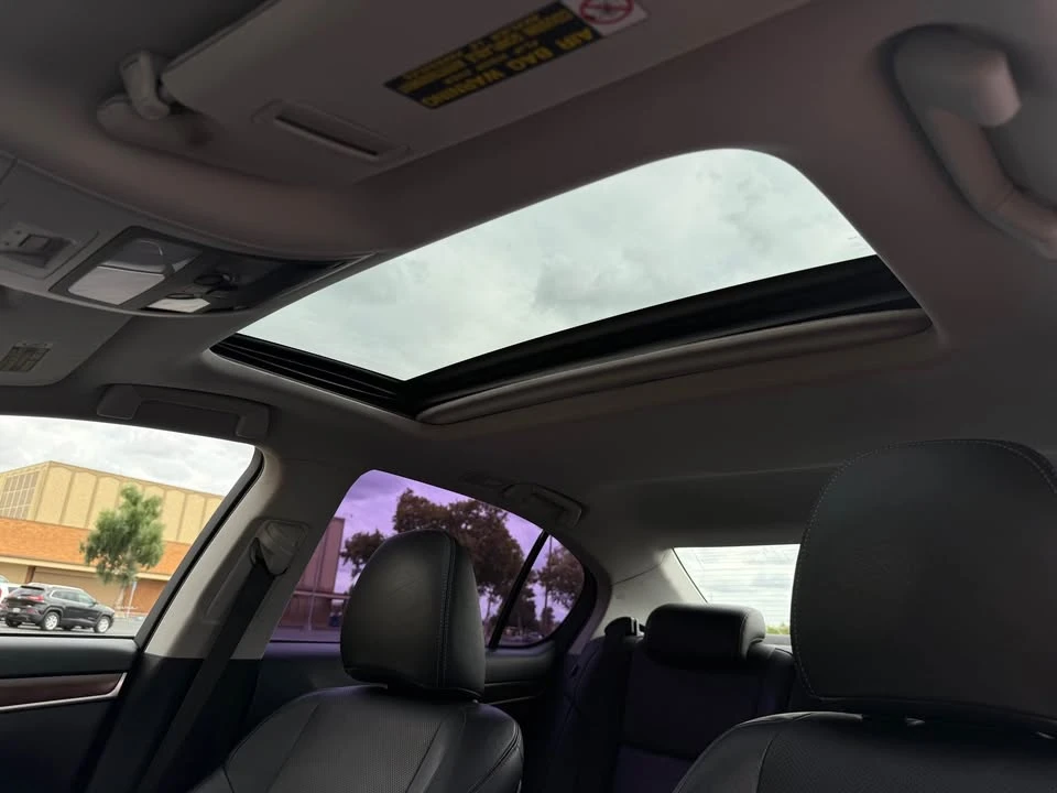 2014 Lexus GS 4th Gen - Image 16 of 19